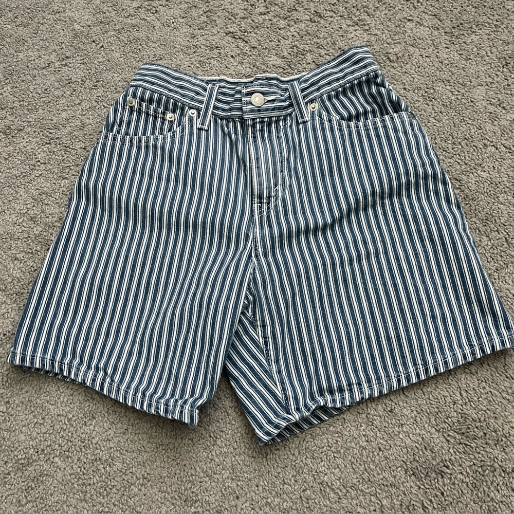 Levi’s High Baggy Shorts Size 25-EUC